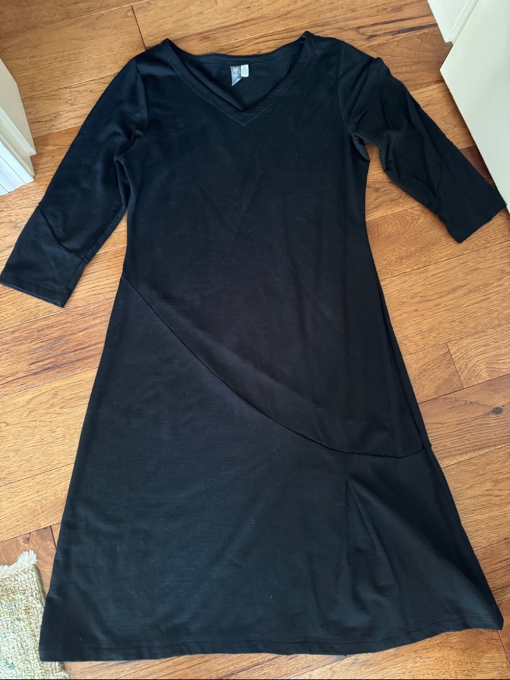 IBEX 100% Merino Wool Teresa Black V-Neck Dress with 3/4 Sleeves Medium
